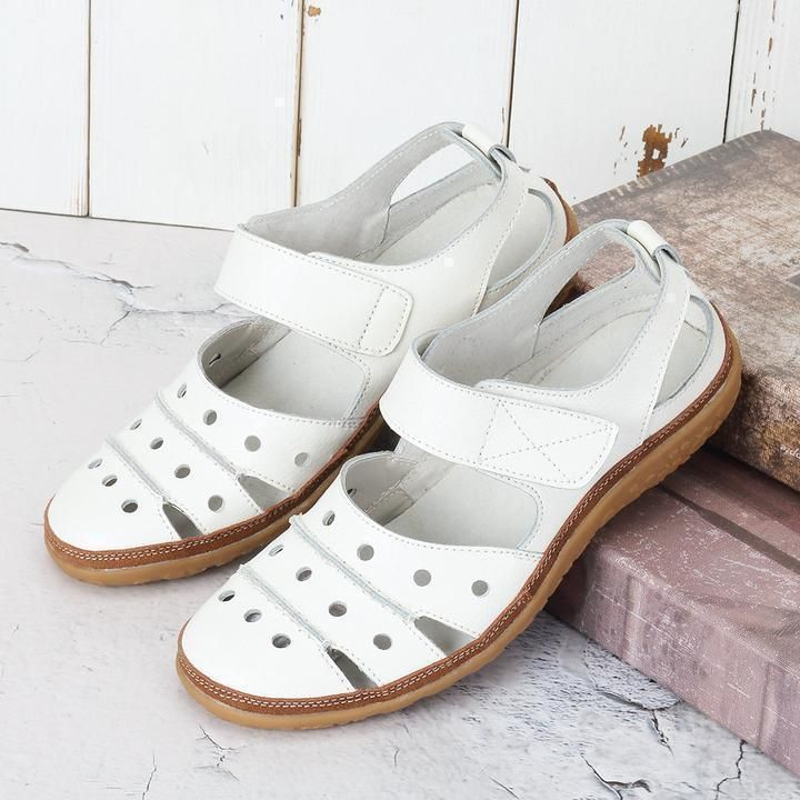 Women's Hollow Hook Flat Leather Sandals