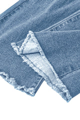 Schlagjeans mit Stonewash-Effekt und zerrissenem Knie und offenem Saum