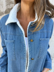 Lässige Jeansjacke mit Revers aus Lammwolle für Damen 