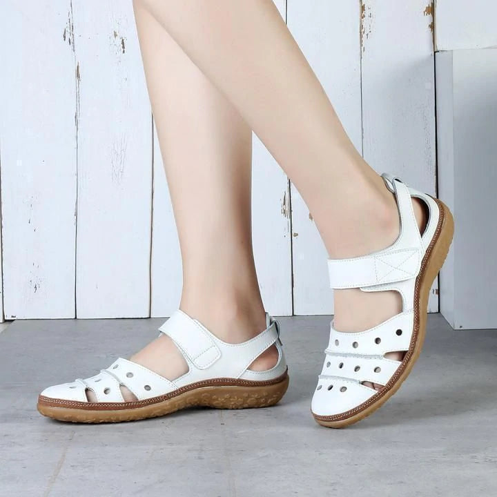 Flache Sandalen aus Leder mit Hohlhaken für Damen 